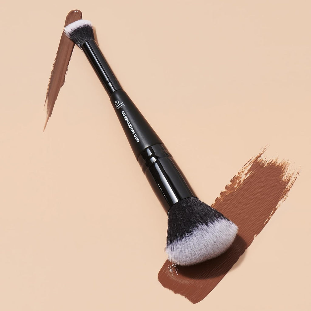 Elf Brocha Complexion Duo, para aplicar base y corrector